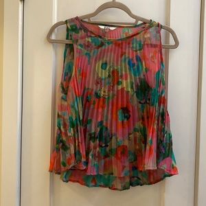 BB Dakota watercolor floral top
